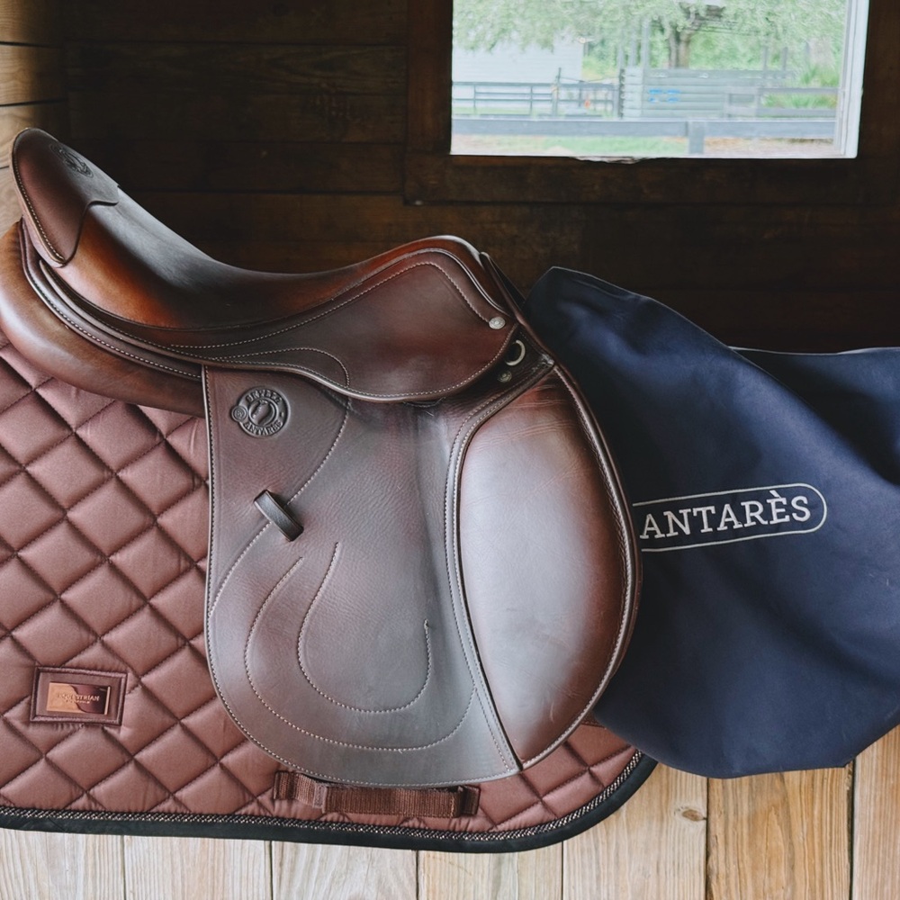 17.5” Skylla by Antares Close Contact Saddle